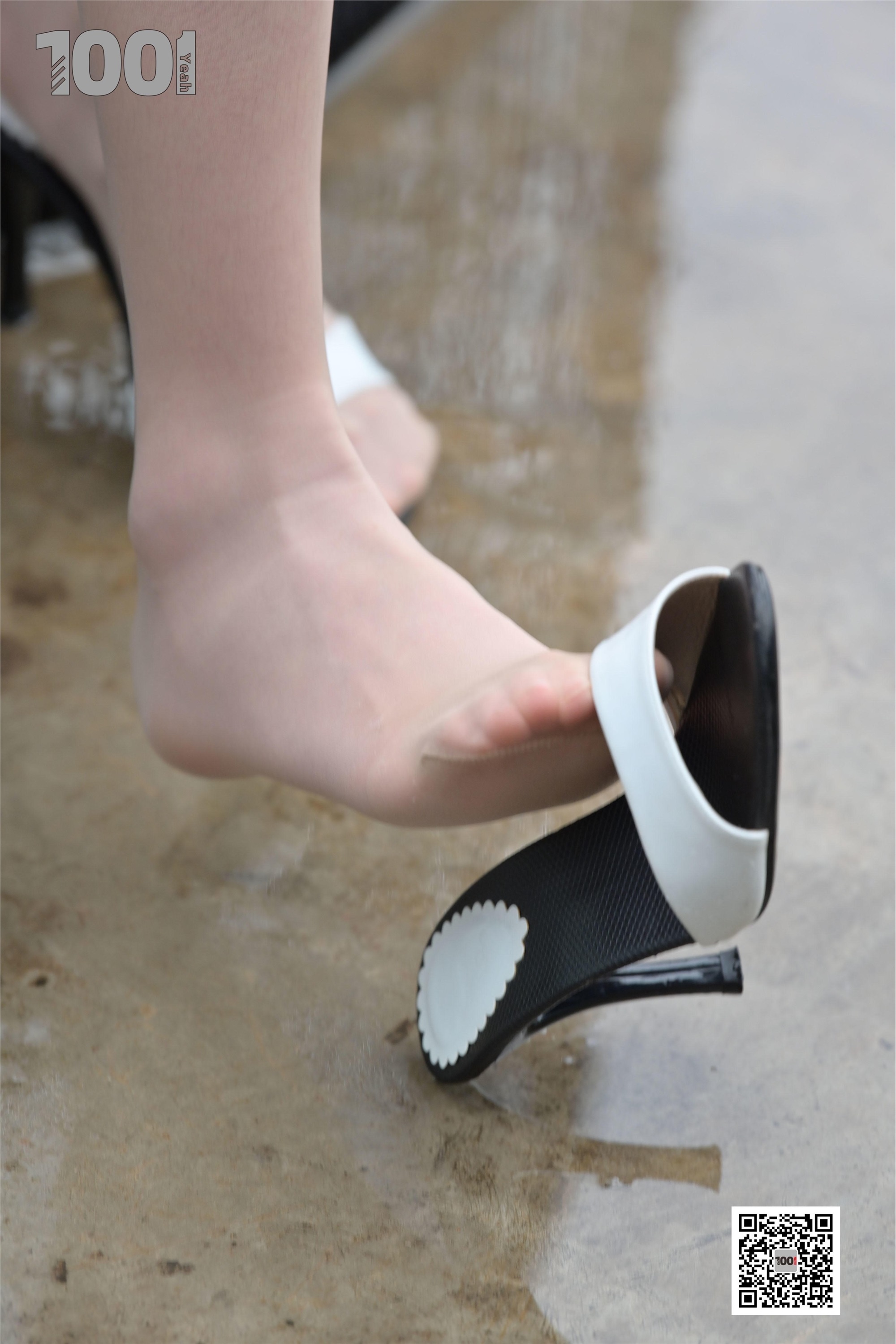 IESS异思趣向  一千零一夜《雨中漫步2》